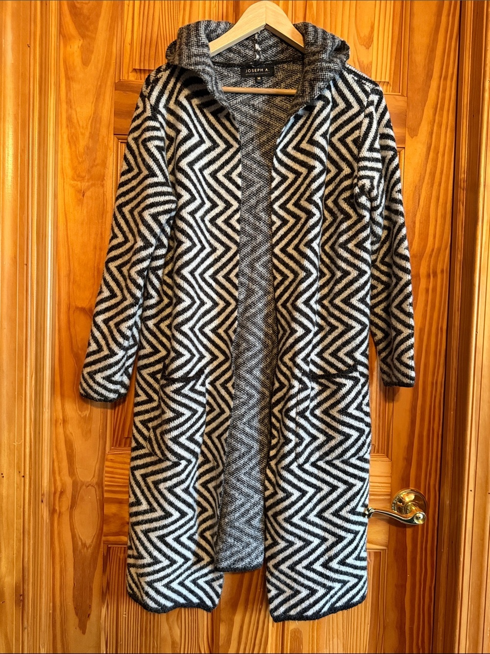 Joseph A. Women's Gray and White Chevron Cozy Soft Cardigan Hooded Sweater Sz M